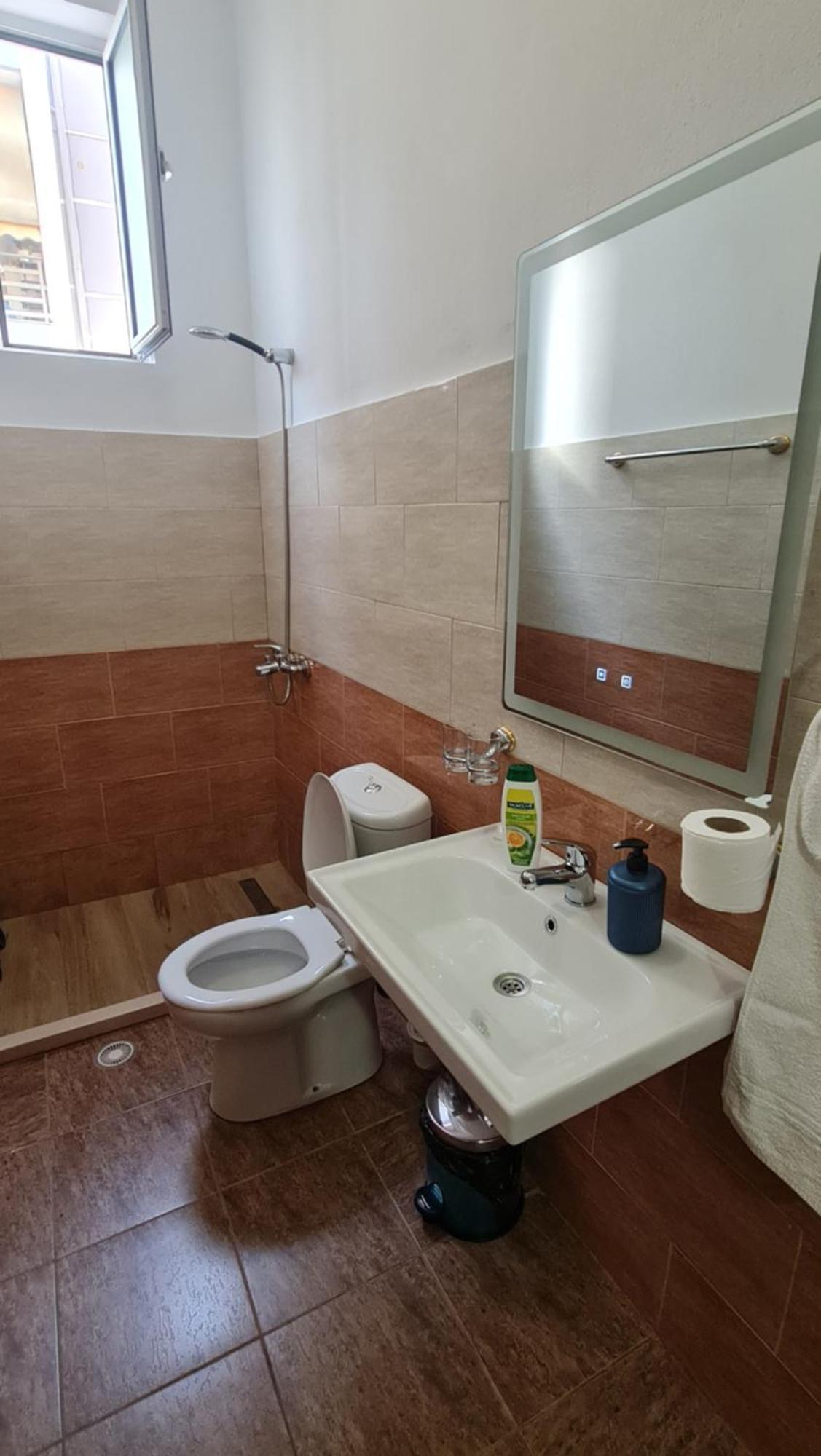 Hotel Brace Gjirokaster Ngoại thất bức ảnh