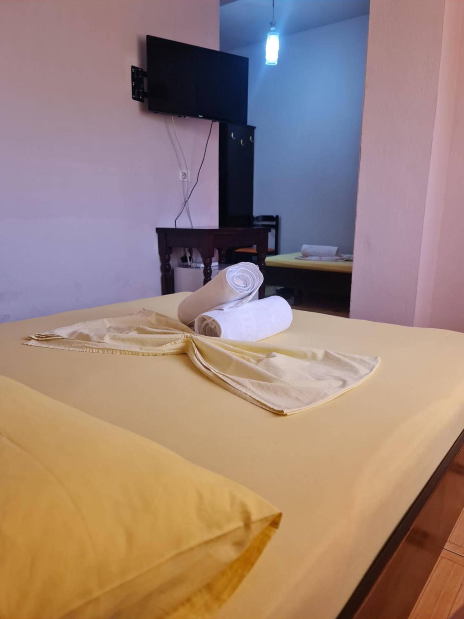 Hotel Brace Gjirokaster Ngoại thất bức ảnh
