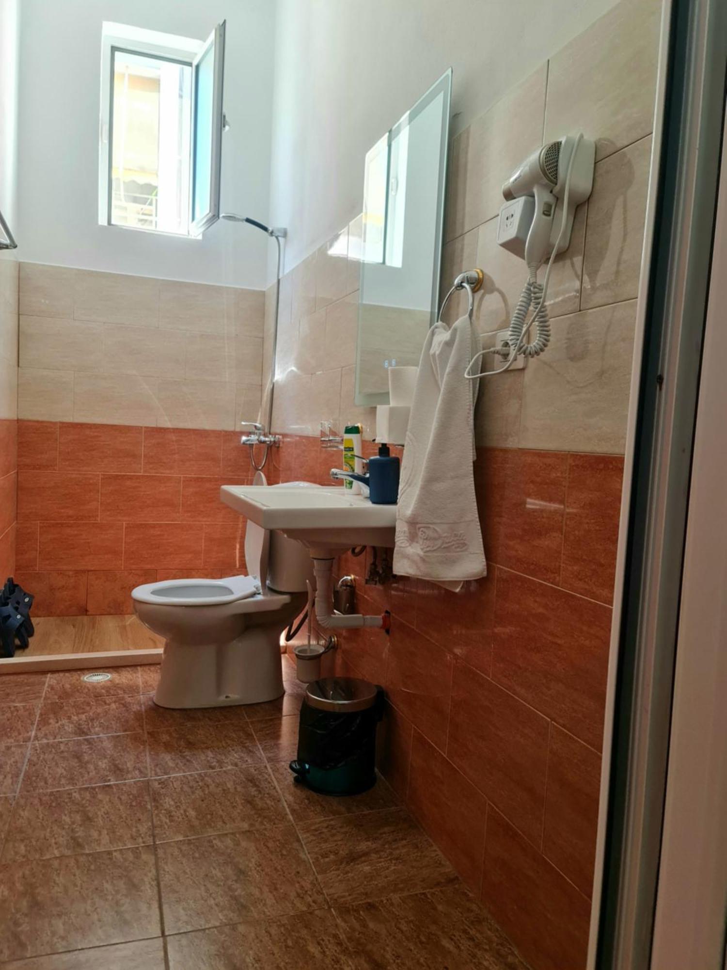 Hotel Brace Gjirokaster Ngoại thất bức ảnh