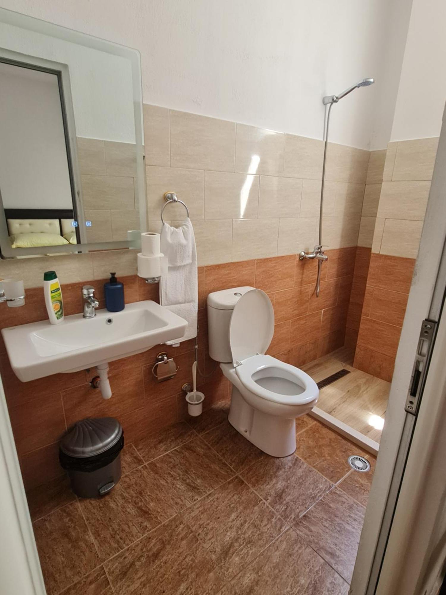 Hotel Brace Gjirokaster Ngoại thất bức ảnh